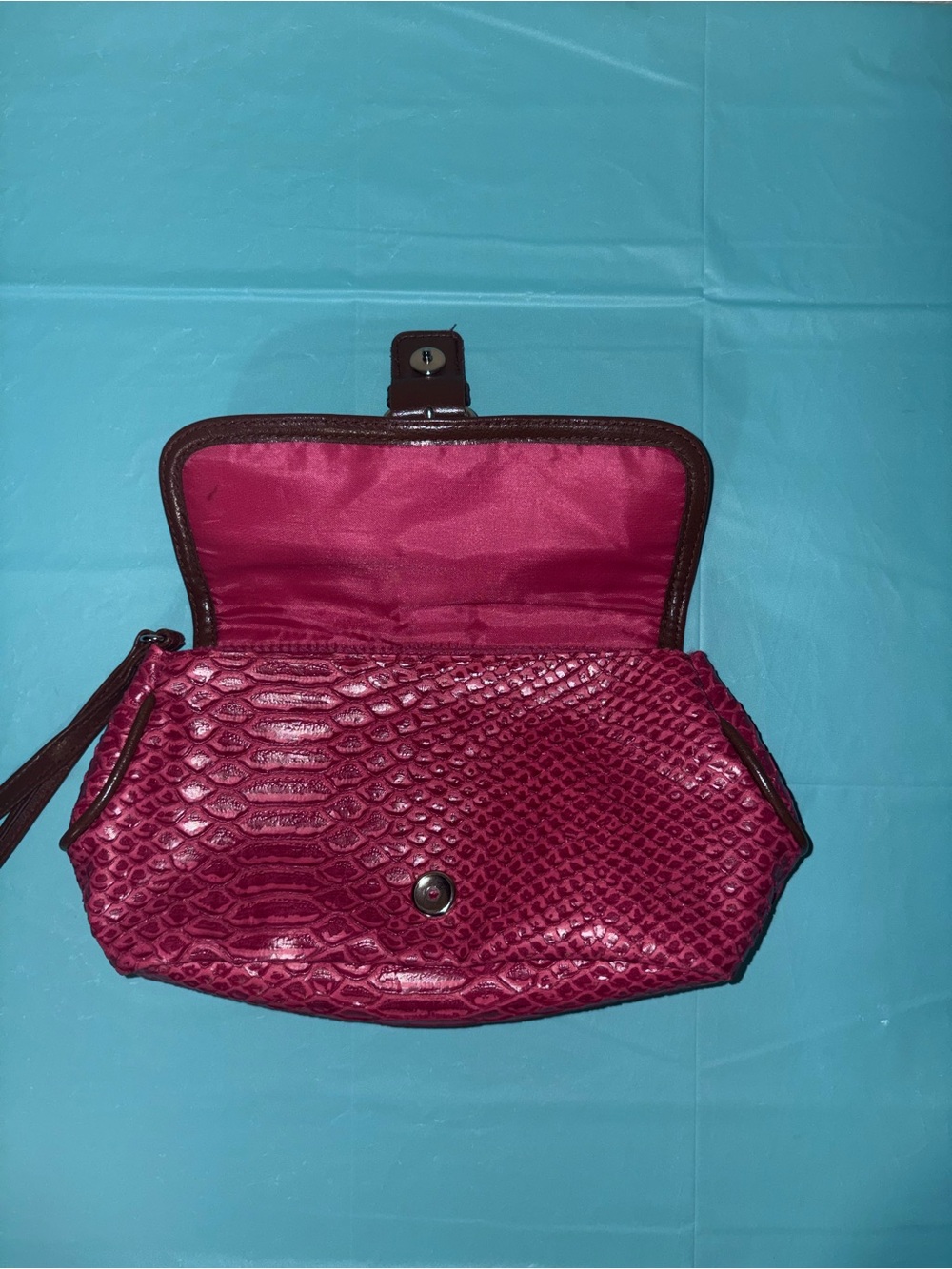 Elizabeth Arden Fuchsia Clutch Wristlet with Brown Trim - Picture 3 of 5